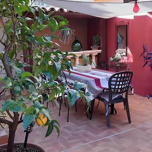 https://les-violettes-menton.fr-provencehotel.com