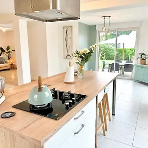 https://belle-maison-neuve-lumineuse-proche-centre-2-chambres.inbrittany.com